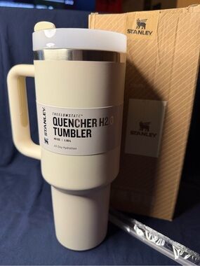 Stanley Cream and White Quencher Handle Tumbler